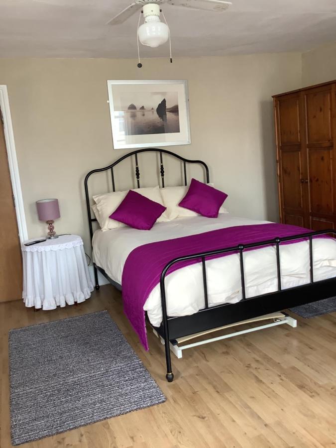 The Bell Inn Cheltenham Extérieur photo