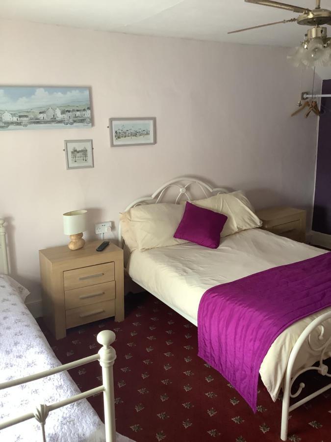 The Bell Inn Cheltenham Extérieur photo